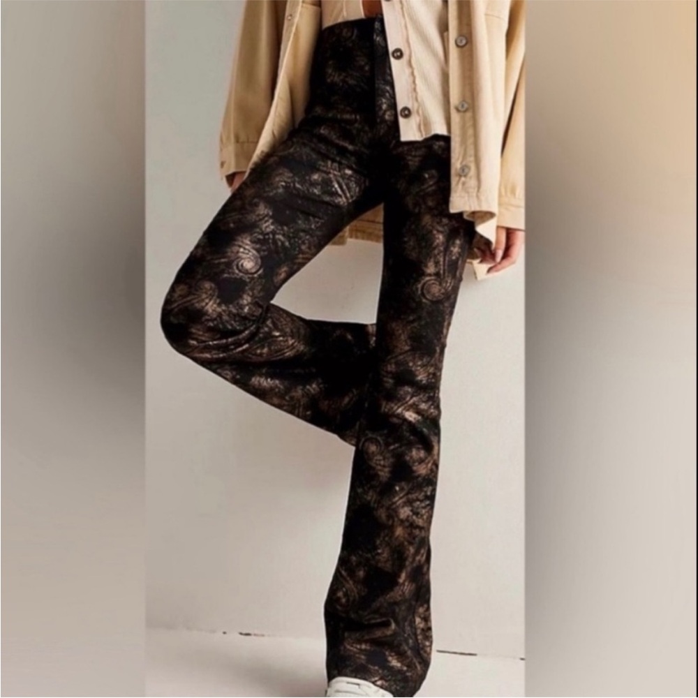 Free People We The Free Jayde Printed Flare Jeans, Black & Gold Paisley, sz 27